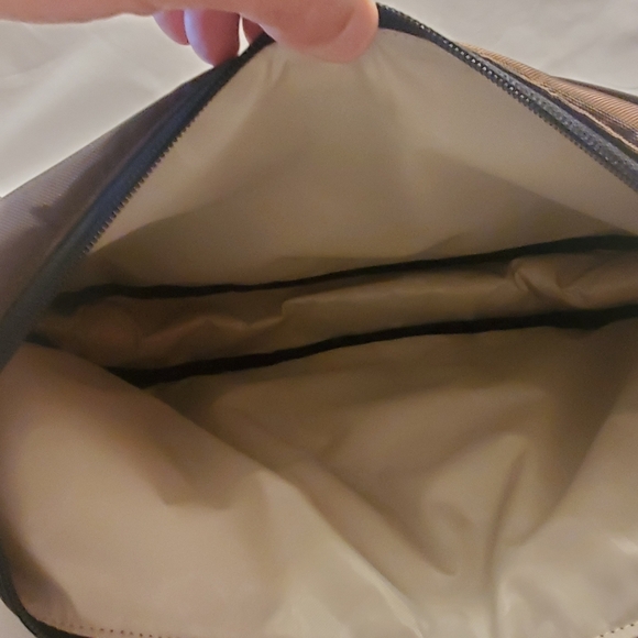 Gregory Messenger Style Courier Bag 15" X 10" Shoulder Strap Water Resistant - Picture 7 of 9